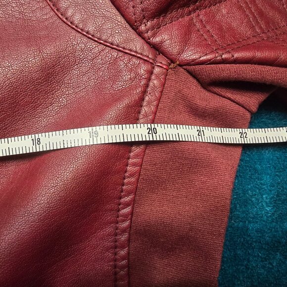 G-III Black Rivet Burgundy Vegan Leather Jacket - Size L/XL - new without tags - Picture 8 of 9